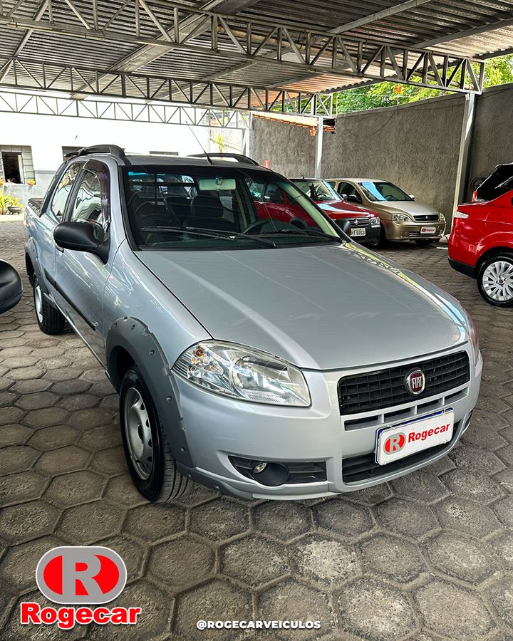 Fiat Strada Working cabine dupla seminova no pátio da Rogecar